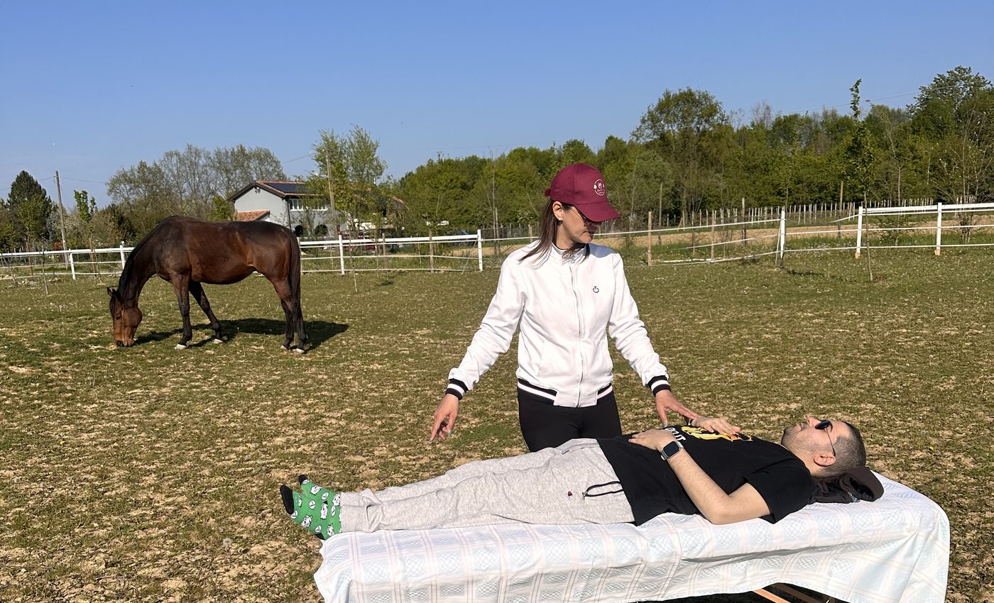 Sessione di lavoro energetico con il cavallo
